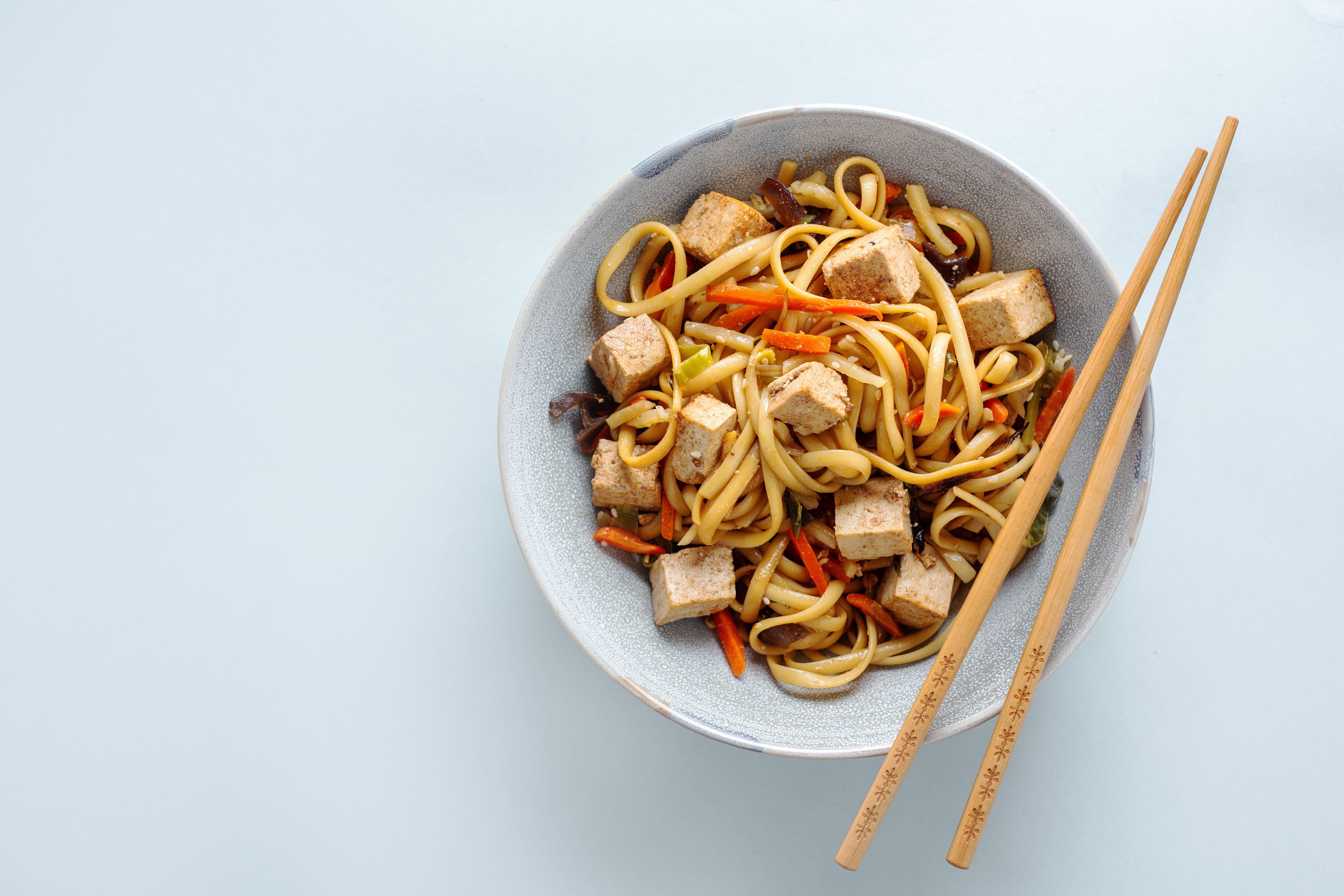 Wok de nouilles sautées à la chinoise Wok de nouilles sautées à la chinoise
